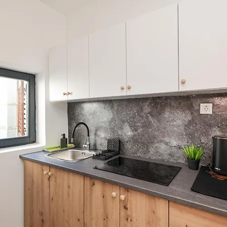 Sanchi-bossa זאדאר