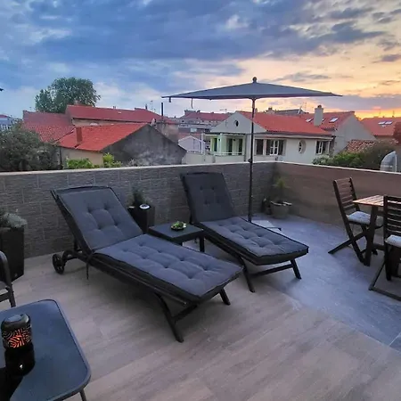 Sanchi-bossa شقة *